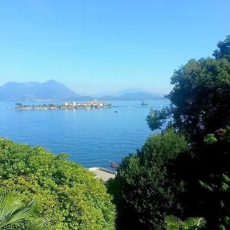 Le Camelie Spiaggia Tre Apartment *